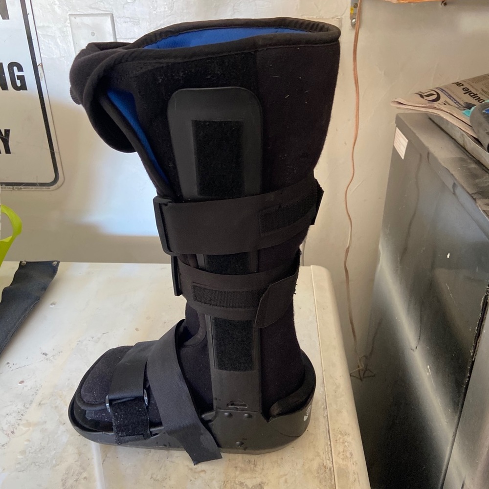 Breg Woman’s Medical Walking Boot